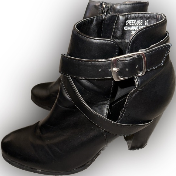 BAMBOO Heeled Black Leather Boots - Picture 5 of 8